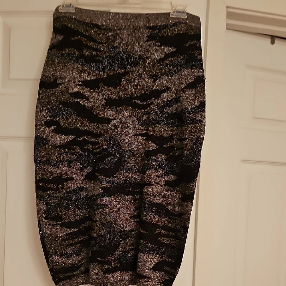 Jennifer Lopez Black and Gray Camouflage Pencil Skirt
